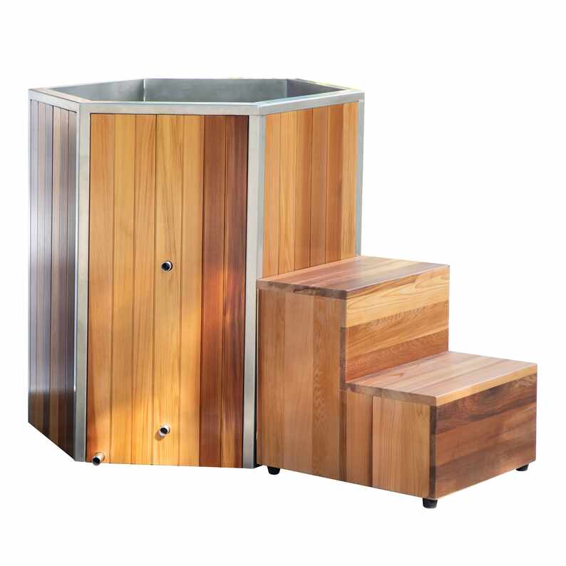 Cedar Cold Plunge Tub karo Langkah Akses