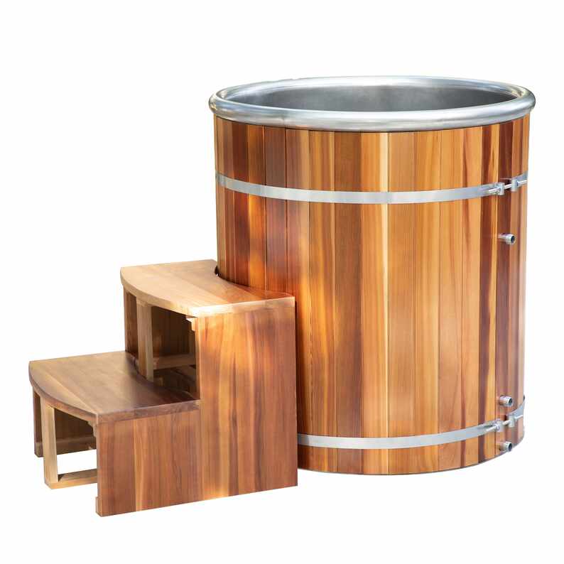Babak Red Cedar Cold Plunge Compact Recovery bak